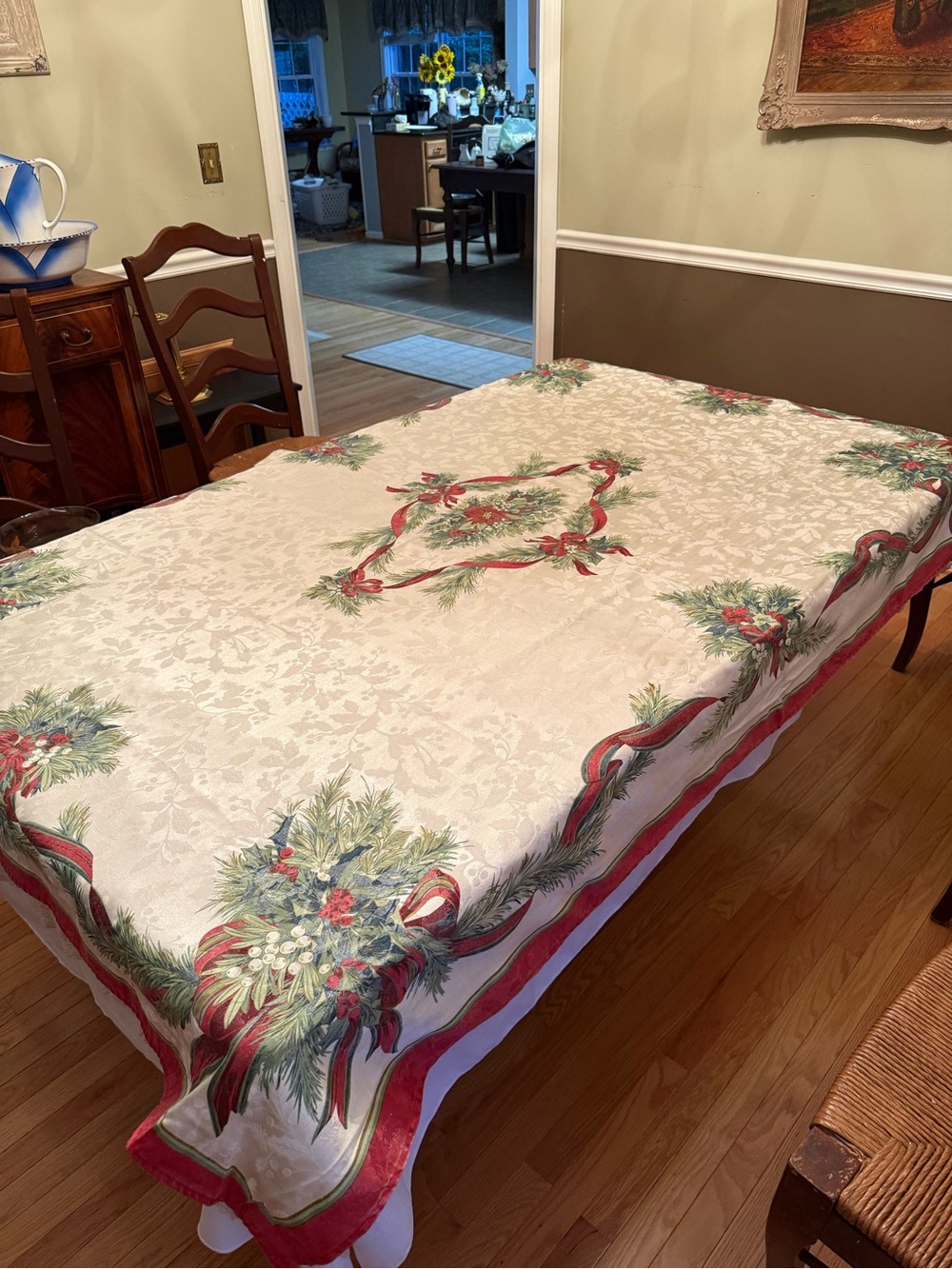 Vintage Holiday Pine and Ribbon Tablecloth & 4 Napkins  59x81